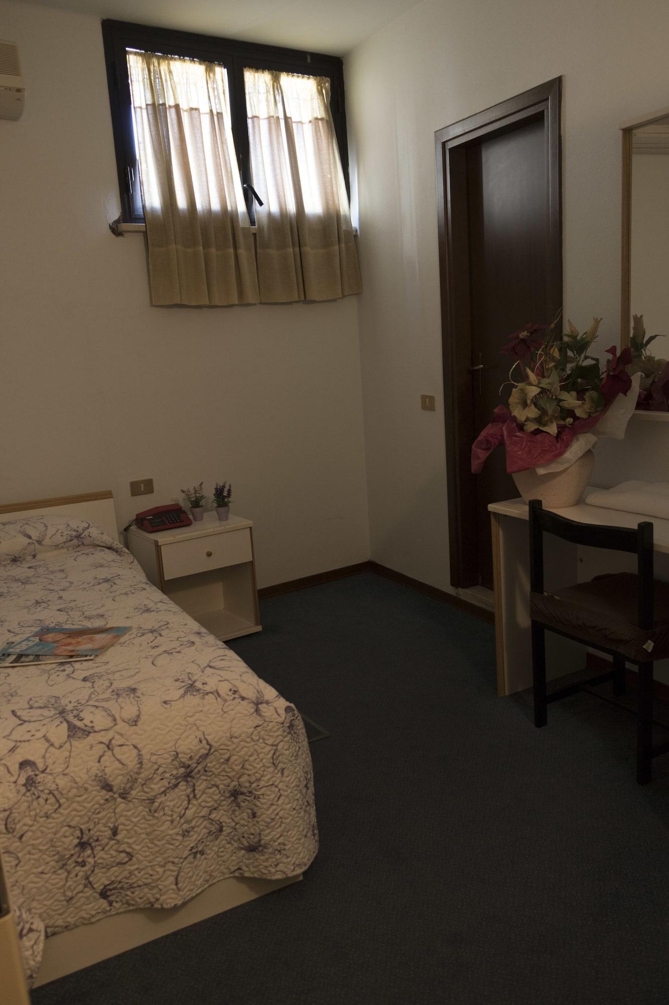 Hotel Primavera Ντεζεντσάνο ντελ Γκάρντα Εξωτερικό φωτογραφία