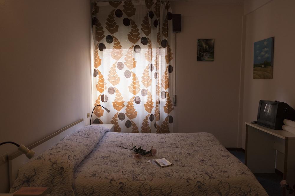 Hotel Primavera Ντεζεντσάνο ντελ Γκάρντα Εξωτερικό φωτογραφία