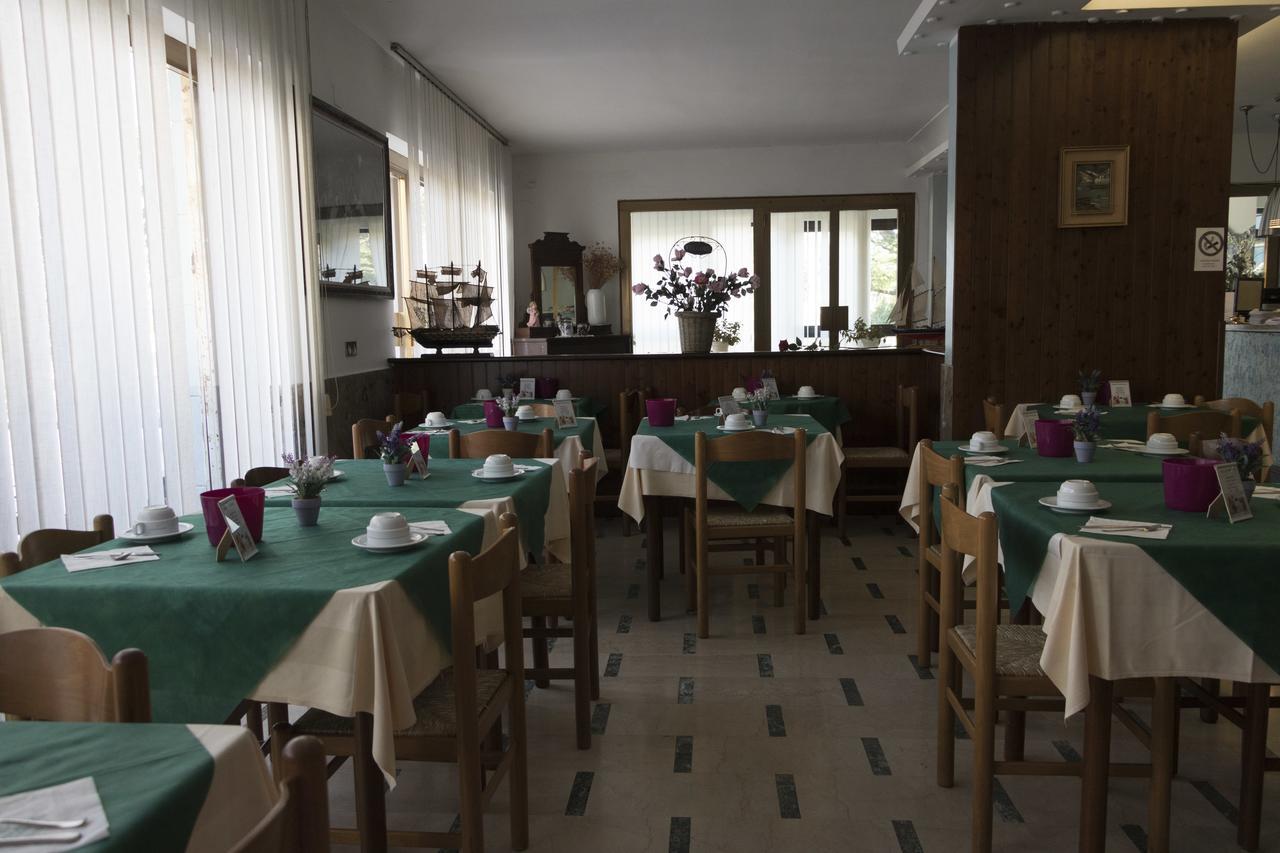 Hotel Primavera Ντεζεντσάνο ντελ Γκάρντα Εξωτερικό φωτογραφία