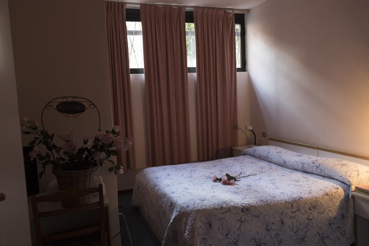 Hotel Primavera Ντεζεντσάνο ντελ Γκάρντα Εξωτερικό φωτογραφία